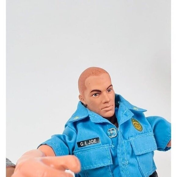 G.I. Joe Action Figures Lot of 4 With Weapons & Storage Case - Picture 11 of 12